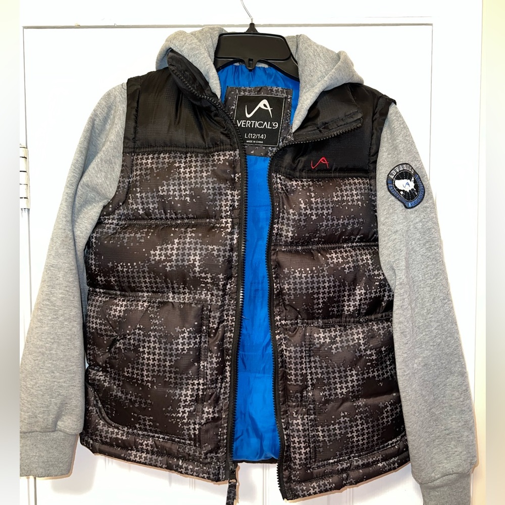 Vertical 9 Boy’s Jacket- Size: L (12-14)